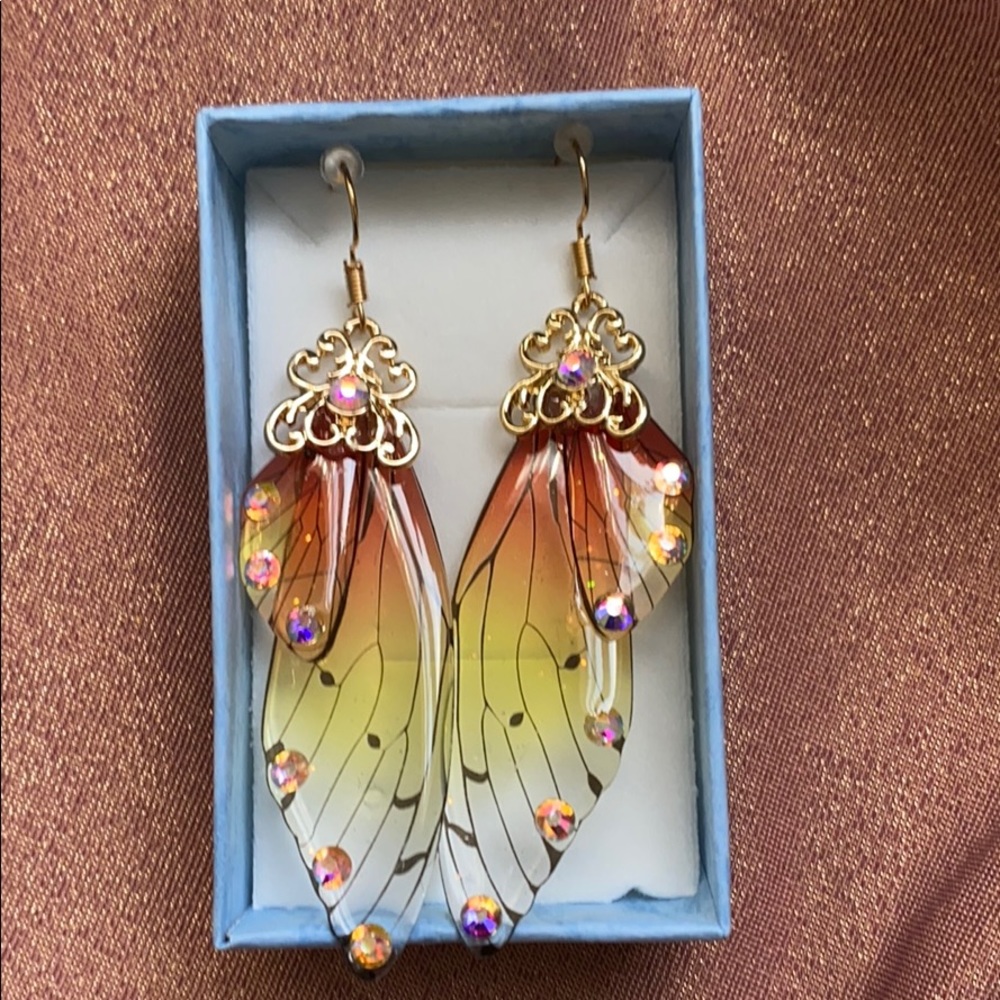 NWOT butterfly earrings